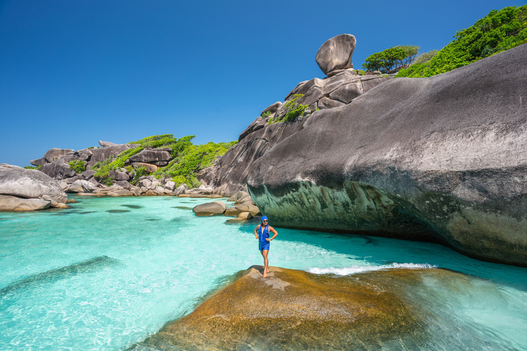 Z Ao Nang: Wycieczka łodzią na Wyspy Similan z transferem i wyżywieniem