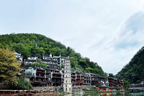 Zhangjiajie: Furong & Fenghuang 2-Day Tour with Boat Ride Small Group (4 people)