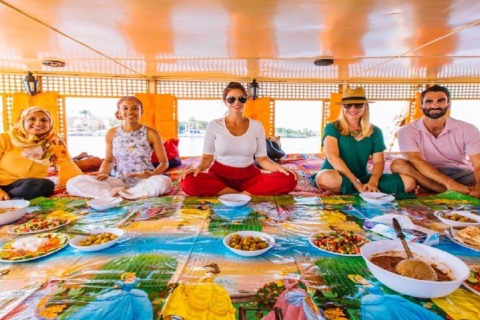 Asuán: Paseo en feluca por el río Nilo con comida