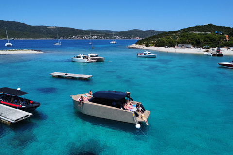 Split: Full-Day 4 Islands Tour by Luxury Boat