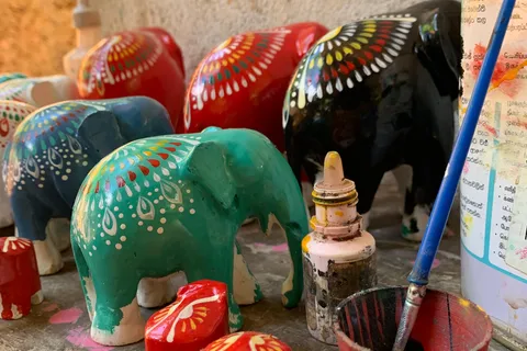 Galle: Oficina de Escultura e Pintura de Elefantes em Madeira