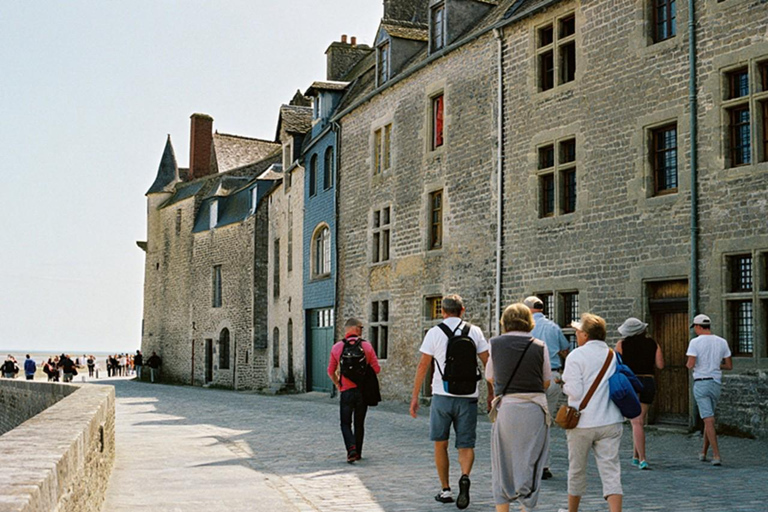 From Paris: Mont Saint-Michel Guided Day Trip with Entry