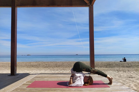 IOGA E MEDITAÇÃO NA PRAIA OU NA FLORESTA