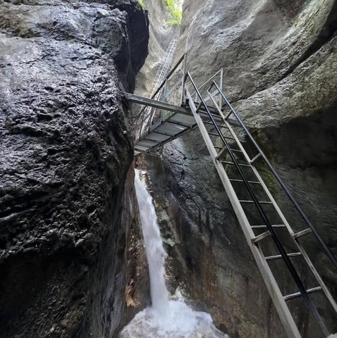 Brașov: Seven Ladders Canyon Guided Hike with Pickup