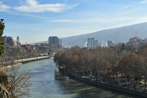 Tbilisi: Old Town Left Bank Walking Tour with Boat Ride
