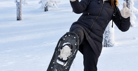 Rovaniemi: Snowshoeing Tour with Wild Lunch and Hotel Pickup