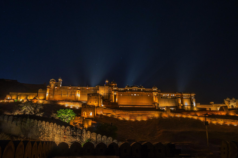 Jaipur: Tour nocturno privado con mirador al atardecer de NahargarhExcursión en Tuk-Tuk con conductor de habla inglesa