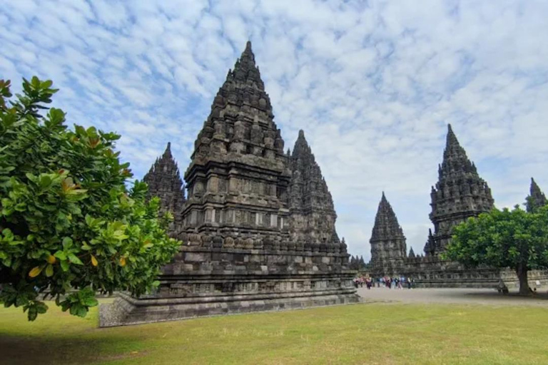 Yogyakarta : visite d&#039;une journée à Prambanan, Merapi en Jeep et BorobudurYogyakarta : visite d&#039;une journée de Prambanan, Merapi en Jeep et Borobudur