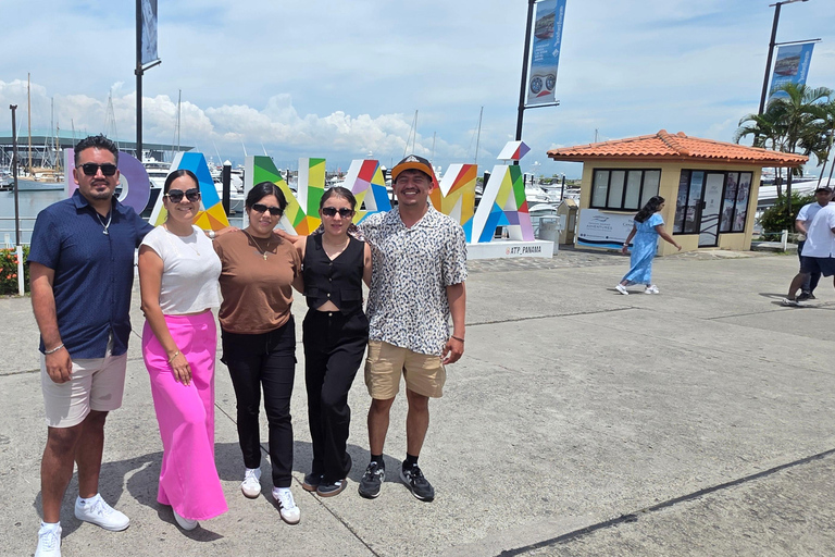 Escale à Panama : visite citadine et écluses de Pedro MiguelDepuis le terminal 2 de l&#039;aéroport de Tocumen