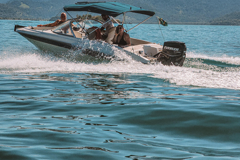 Paraty: A Private Speedboat Experience in Mamangua