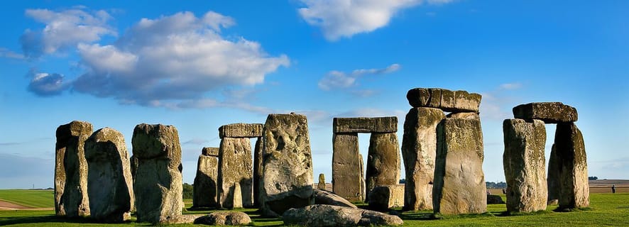 London: Stonehenge, Windsor Castle, Bath, Lacock & Pub Lunch