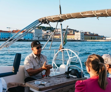 Lisbon: Daytime/Sunset/Night City Sailboat Tour with Drink