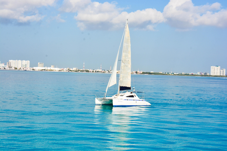 Cancún : Croisière en catamaran à Isla Mujeres avec plongée en apnée