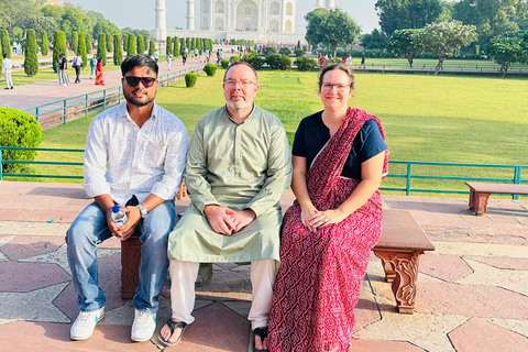 Delhi : excursion de 5 jours dans le Triangle d&#039;Or avec un guide germanophoneExcursion de 5 jours avec hébergement dans des hôtels 4 étoiles