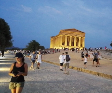 Tour nocturno sin colas por el Valle de los Templos