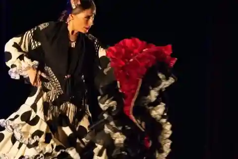 Santa Pola Histórico e Paisagístico e Flamenco com Espetáculo e Jantar