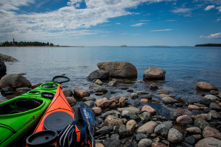 Helsinki: Excursión guiada en kayak por el archipiélago oriental de Helsinki