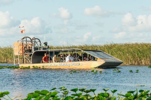 Miami: Everglades-tur med airboat, djurshow och busstransfer