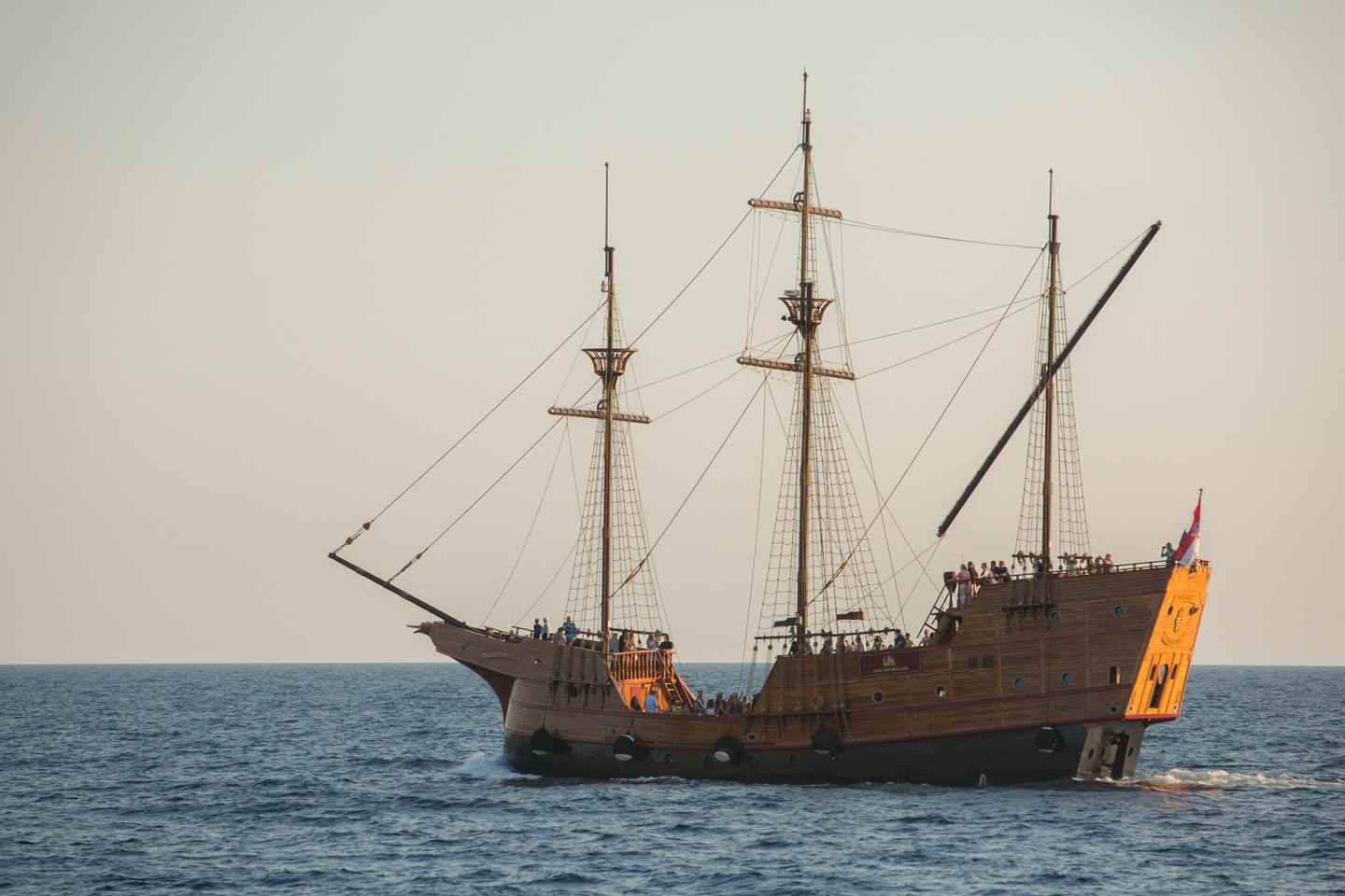 Dubrovnik: Karaka - Game of Thrones Cruise & Walking Tour - Dubrovnik: Karaka - Game of Thrones Cruise & Walking Tour