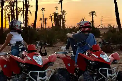 Marrakech: Excursión en quad al atardecer con pausa para el té