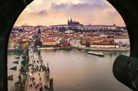 Prag, 50-minütige Sightseeing-Abendkreuzfahrt - Housity