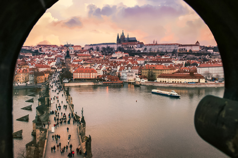 Praga: Crociera serale di 50 minuti con visita turisticaPraga: crociera fluviale serale panoramica di 50 minuti