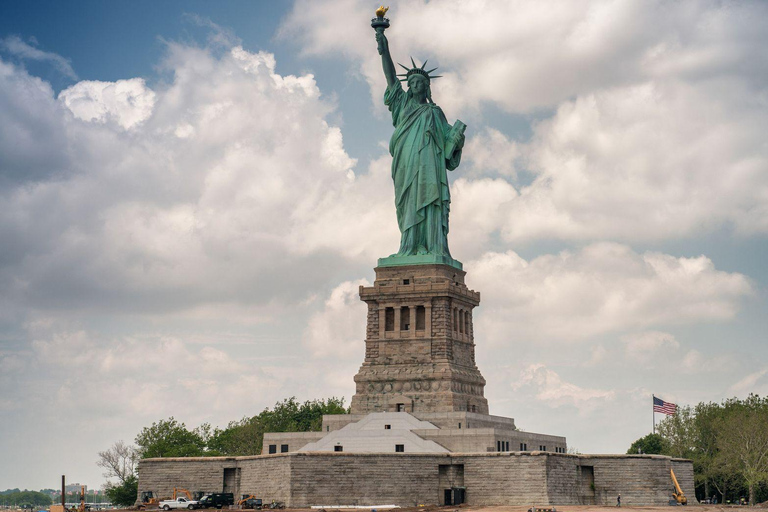 NYC: Statue of Liberty & Ellis Island Ticket & Digital Tour
