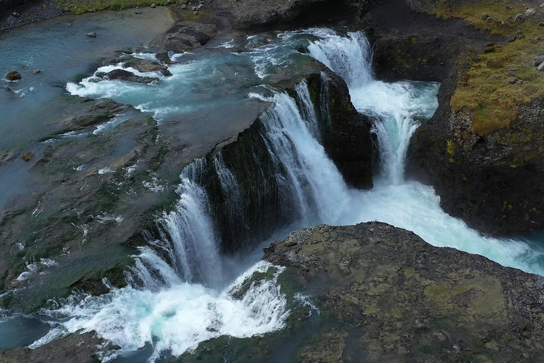 Reykjavik: Landmannalaugar 4x4 Minibus & Hot Spring Tour