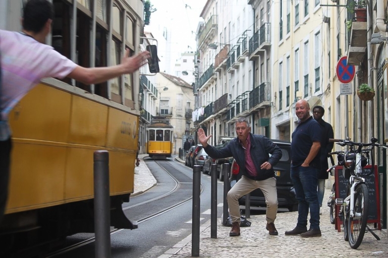 Lisbonne: Portugais Petiscos Tasting Tour par E-BikeLisbonne: Visite portugaise Petiscos dégustation en français