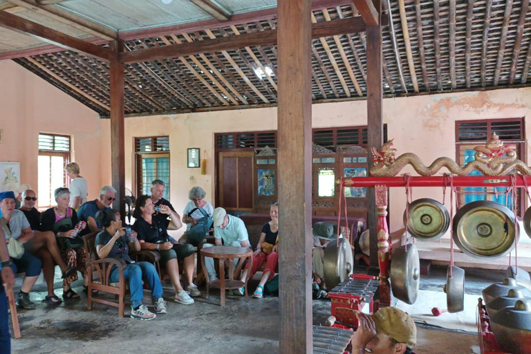 Yogyakarta: Borobudur and Candirejo Village Tour by Dokar