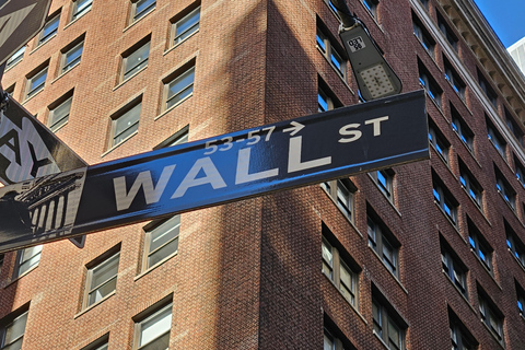 NYC: 9/11 Memorial, Wall Street, and Seaport Guided Tour French