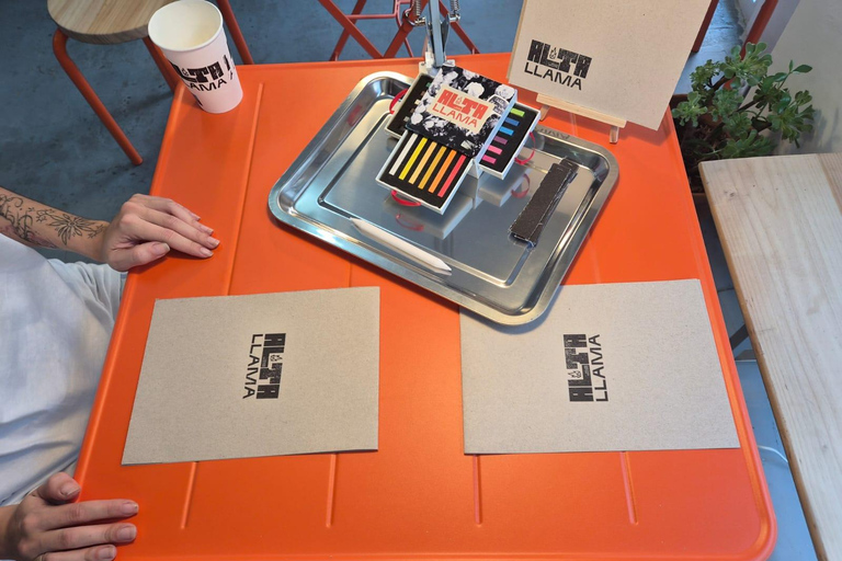 Málaga Art & Café: Create your own artwork and enjoy unlimited drinks Málaga Art & Coffee: Create your own artwork and enjoy unlimited drinks