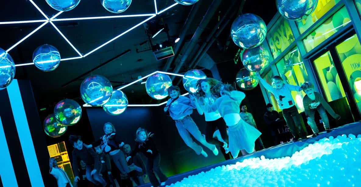 Impressie van Eindhoven: Motion Experience Lichtkunst Speeltuin Ticket