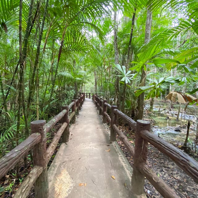 Tuk Tuk privé sources d eau chaude piscine d émeraude grotte du