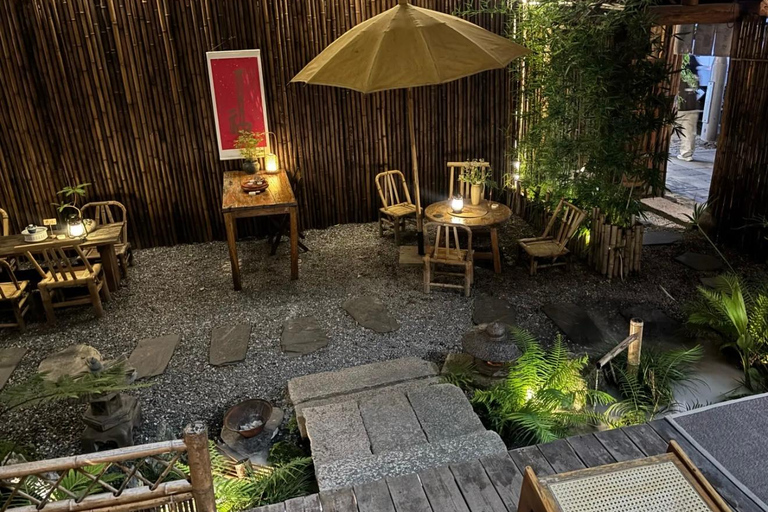 Guangzhou: Song Dynasty Tea-making Class & Hanfu Experience