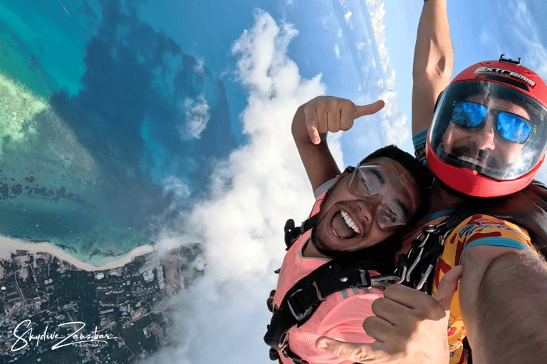 Skydive Zanzibar - Saut en tandemSkydive Zanzibar