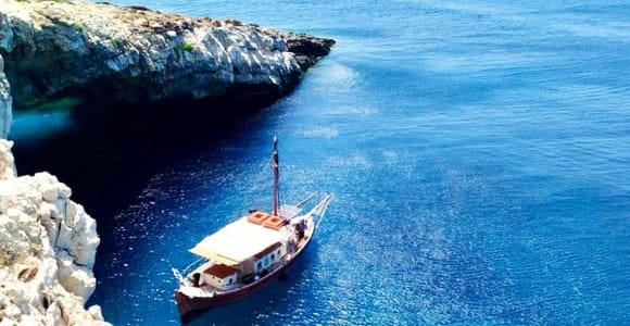 Pounta: A boat trip to the Pirate Cave & Blue Lagoon