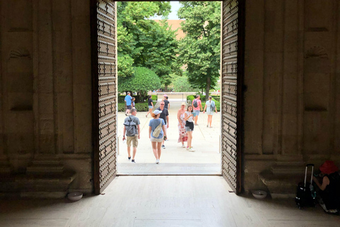 Alhambra Surroundings: History, Architecture and Legends