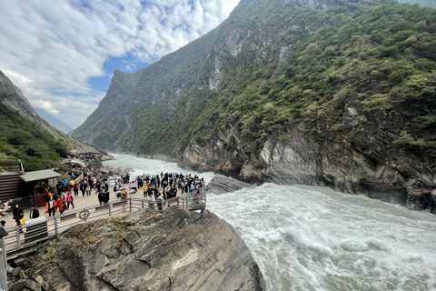 Shangri-La’s Tiger Leaping Gorge: A Canyon Adventure
