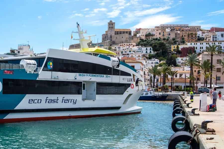 Fähre von Ibiza nach Formentera – Ticket mit flexibler Rückfahrt, feste Abfahrtszeit. Foto: GetYourGuide