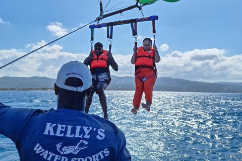 Montego Bay : Combo parachute ascensionnel et jet skiCombo parachute ascensionnel et jet ski