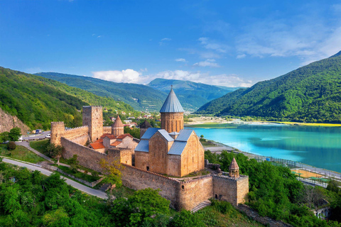 Private Day Tour: Tbilisi to Kazbegi, Gudauri & Ananuri