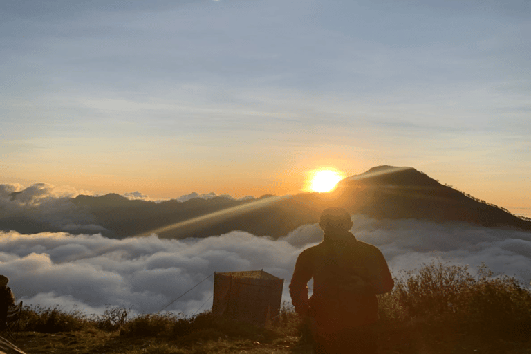 Mount Rinjani Trekking 3D/2N to the Peak Lake, & Hot Springs