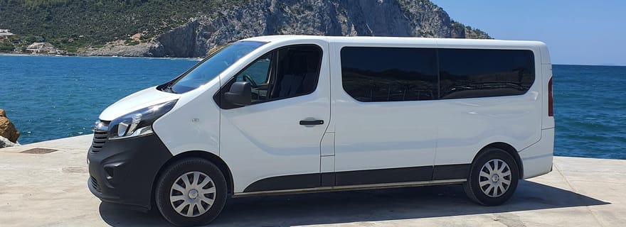 Transfert facile entre le port de Rafina et la ville d'Athènes en van et minibus