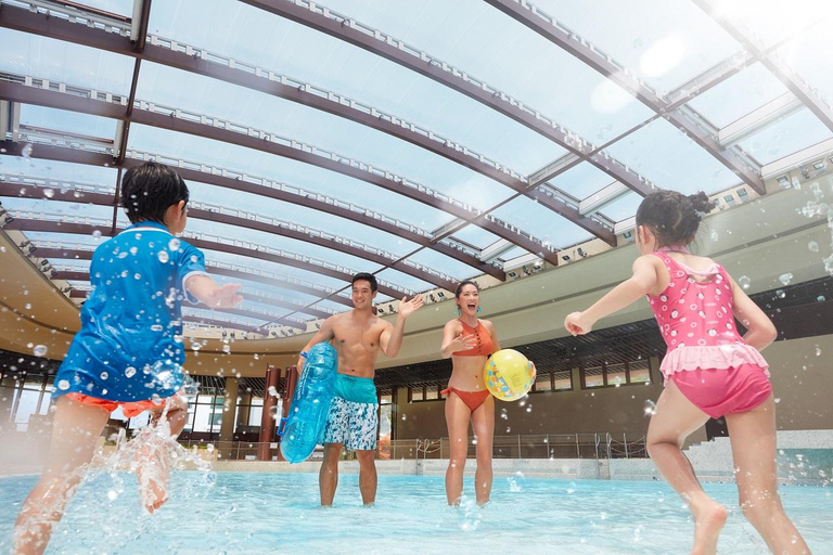 Hong Kong: Water World Entry Ticket Water World Pre-Summer Splash Admission Ticket