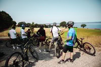 Valle del Lago, tour ebike con esperienza di degustazione di cibo e vino - Housity