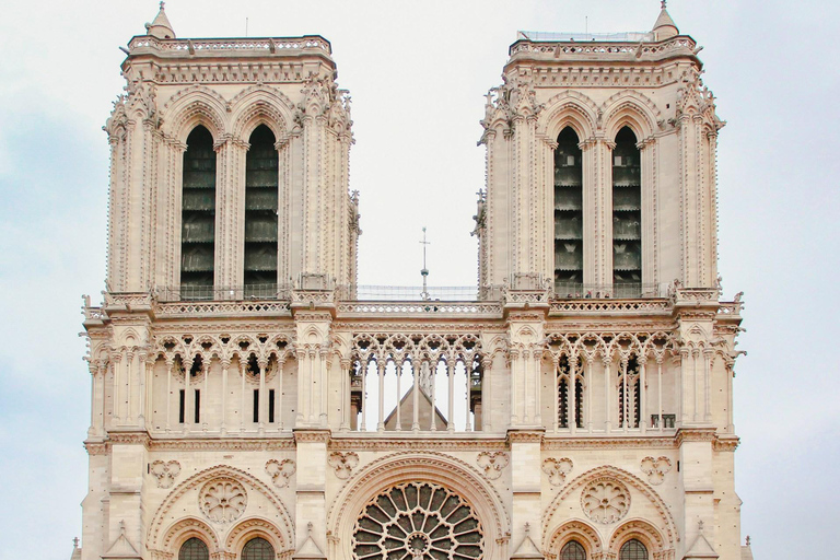 Notre-Dame Outdoor Tour with Pastry & Sainte-Chapelle Entry