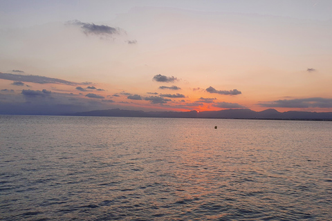 Salou: Paseo Privado en Barco Zodiac por las Calas de Salou
