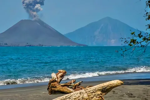 Jakarta: Private Exploring Mount Krakatau Volcano Tour