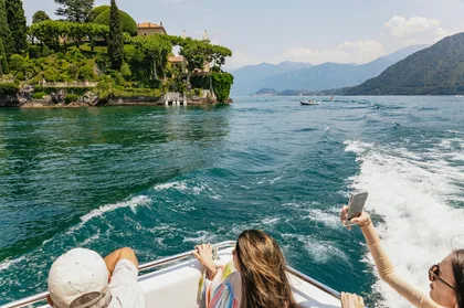 Von Mailand aus: Comer See & Bellagio per Bus & private Bootstour